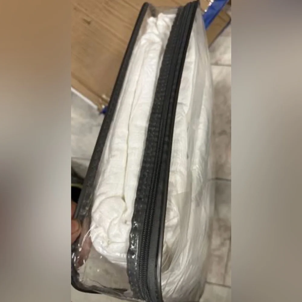 Madison Park Kate White Cotton Seersucker Duvet Cover Set Queen - Picture 7 of 7